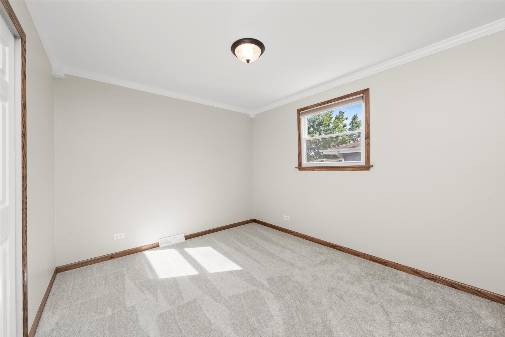 15100 Crescent Green Drive, Oak Forest, IL 60452