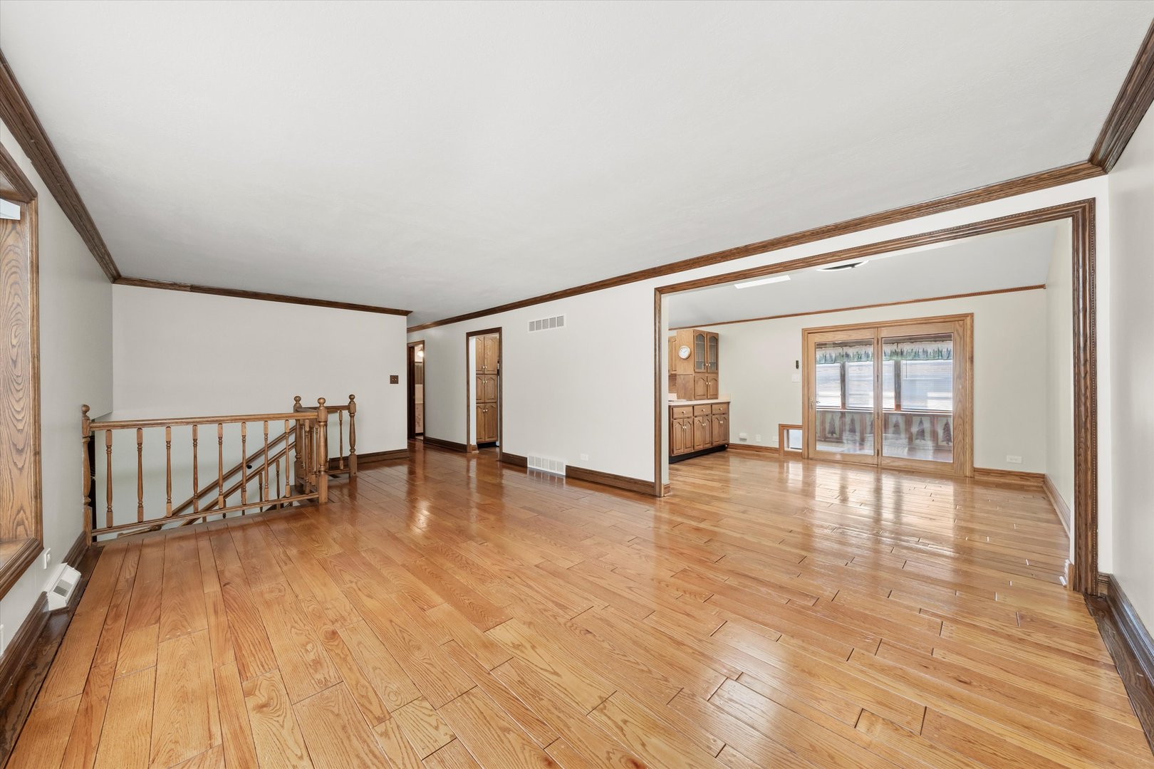 15100 Crescent Green Drive, Oak Forest, IL 60452