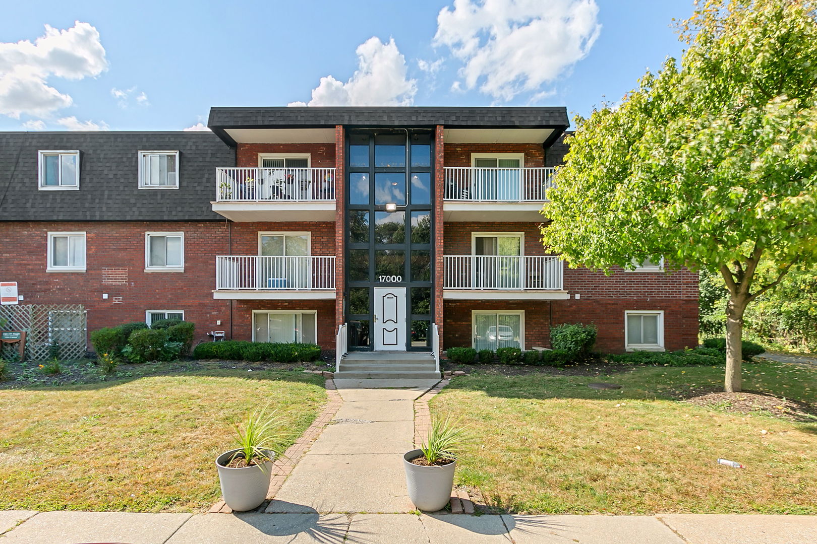 17000 Novak Drive #105, Hazel Crest, IL 60429