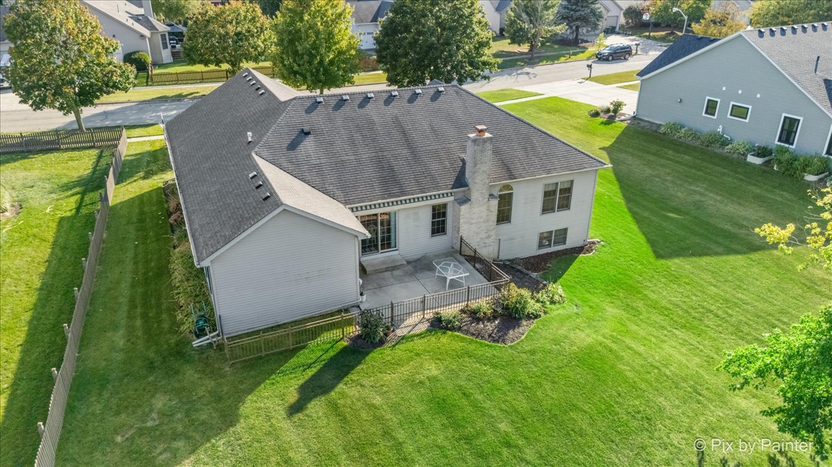 602 Woodside Terrace, Hampshire, IL 60140