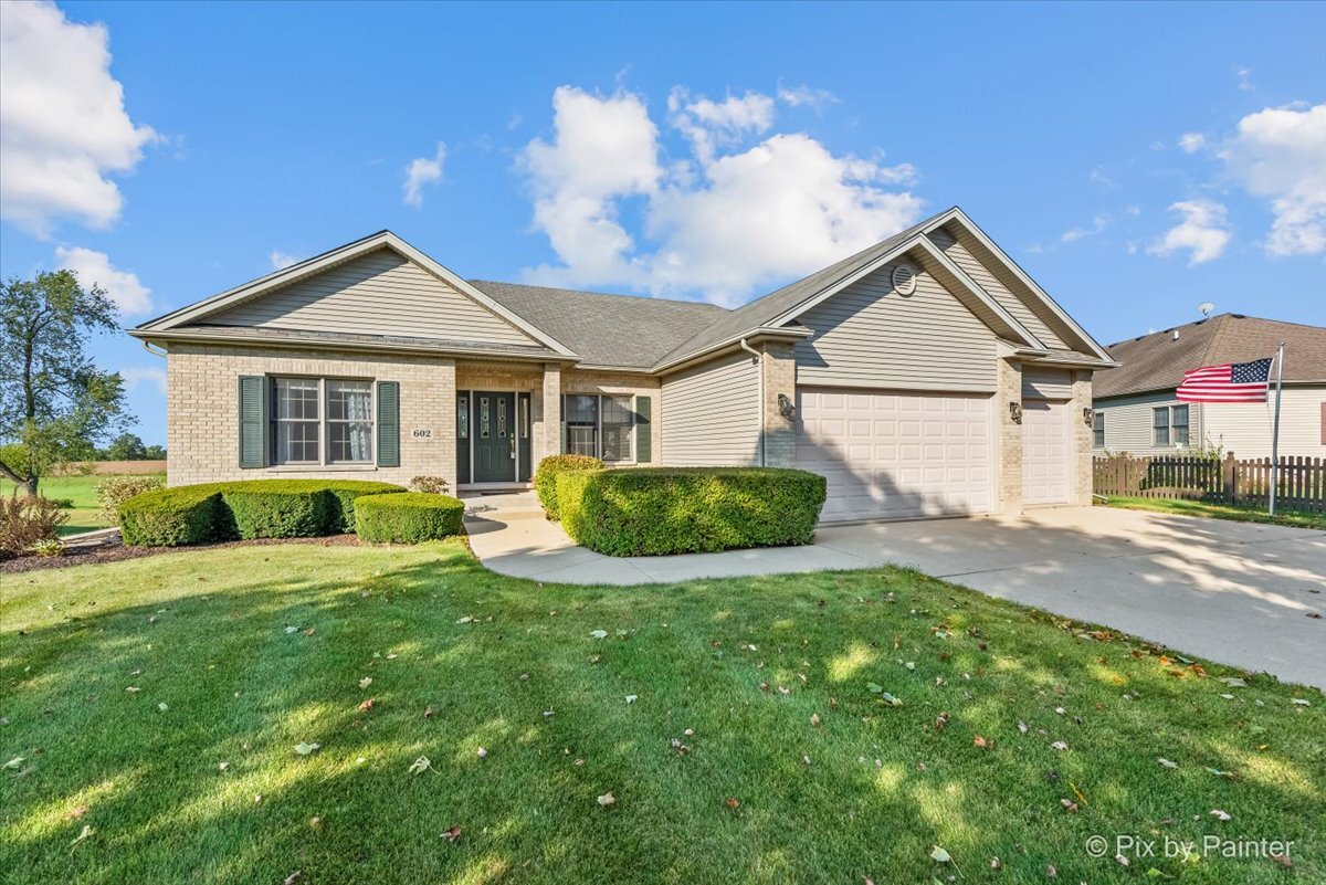 602 Woodside Terrace, Hampshire, IL 60140