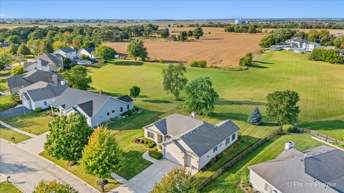 602 Woodside Terrace, Hampshire, IL 60140