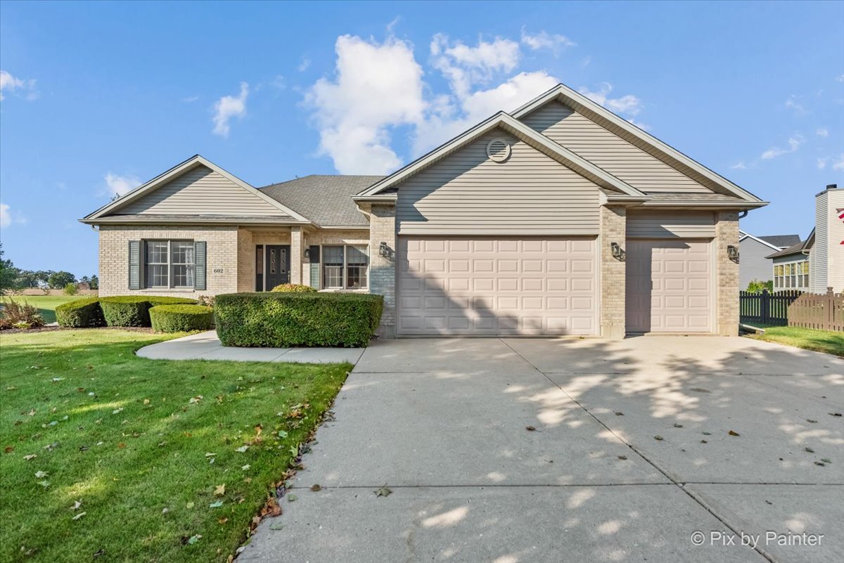 602 Woodside Terrace, Hampshire, IL 60140