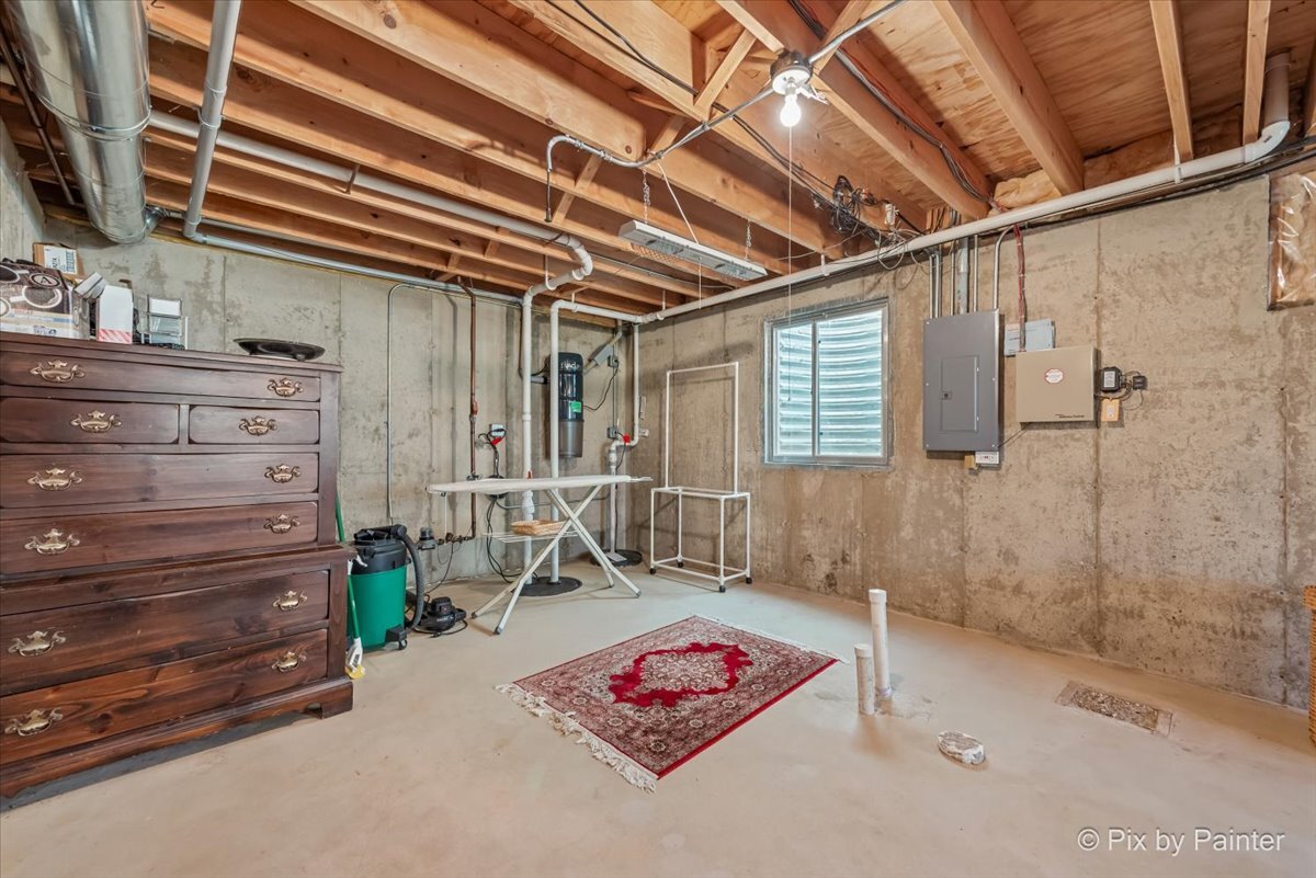 602 Woodside Terrace, Hampshire, IL 60140