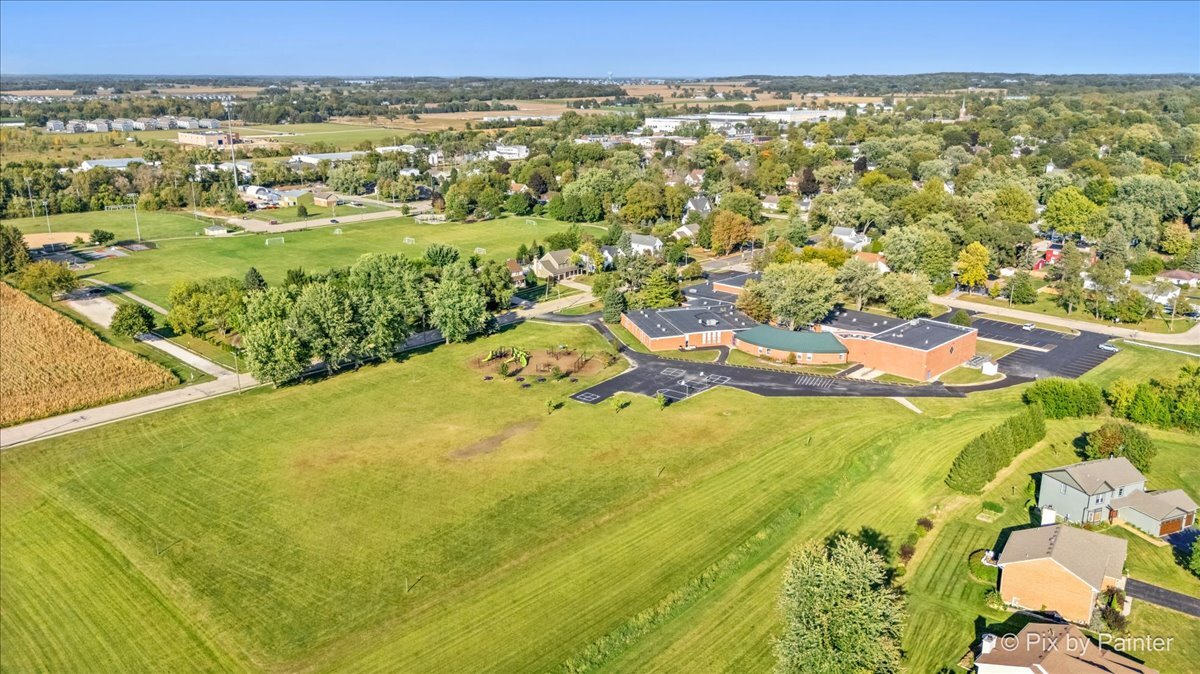 602 Woodside Terrace, Hampshire, IL 60140