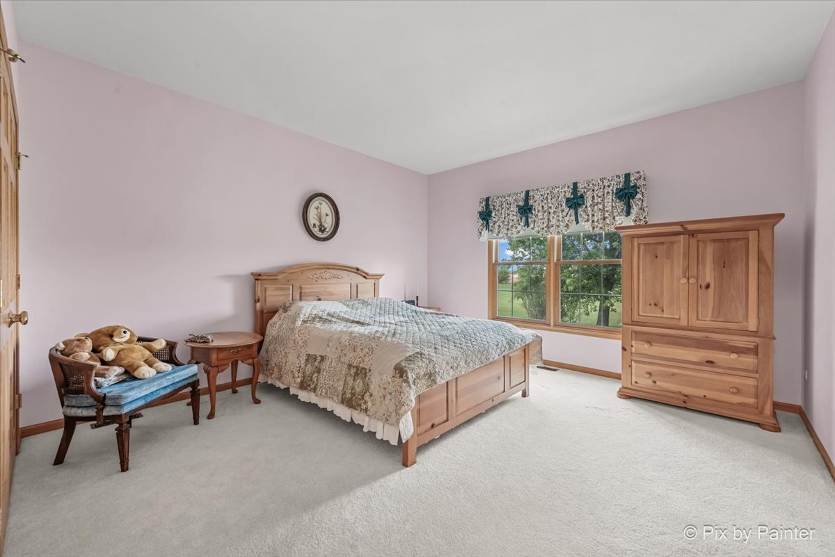 602 Woodside Terrace, Hampshire, IL 60140