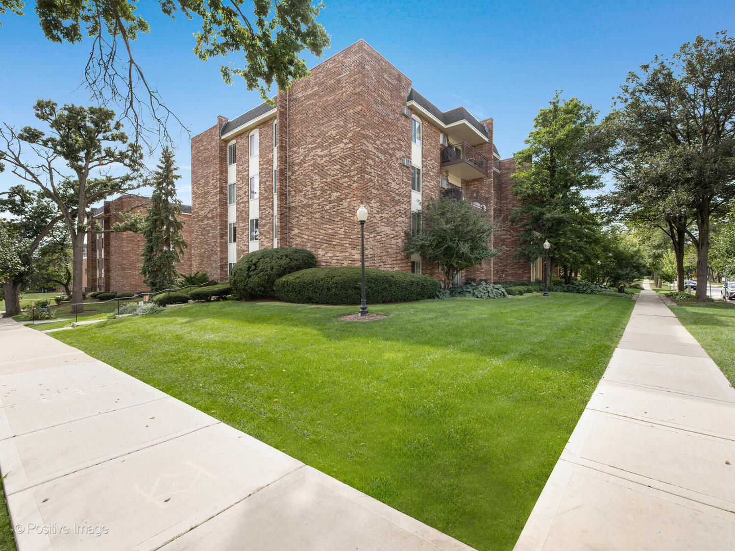 4900 Forest Avenue #108, Downers Grove, IL 60515