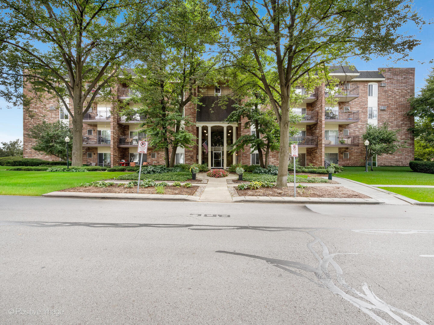 4900 Forest Avenue #108, Downers Grove, IL 60515