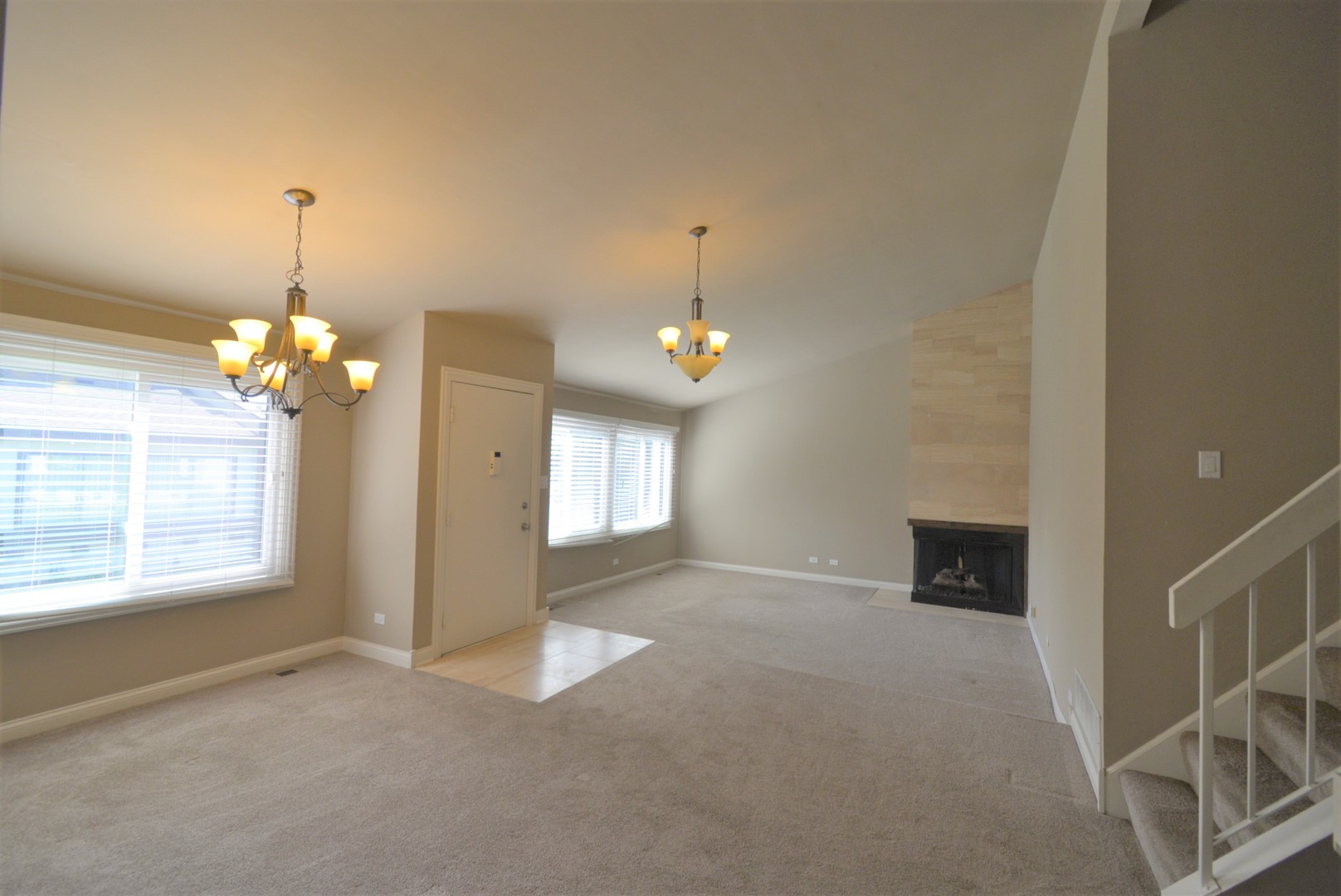 183 Cascade Drive, Indian Head Park, IL 60525