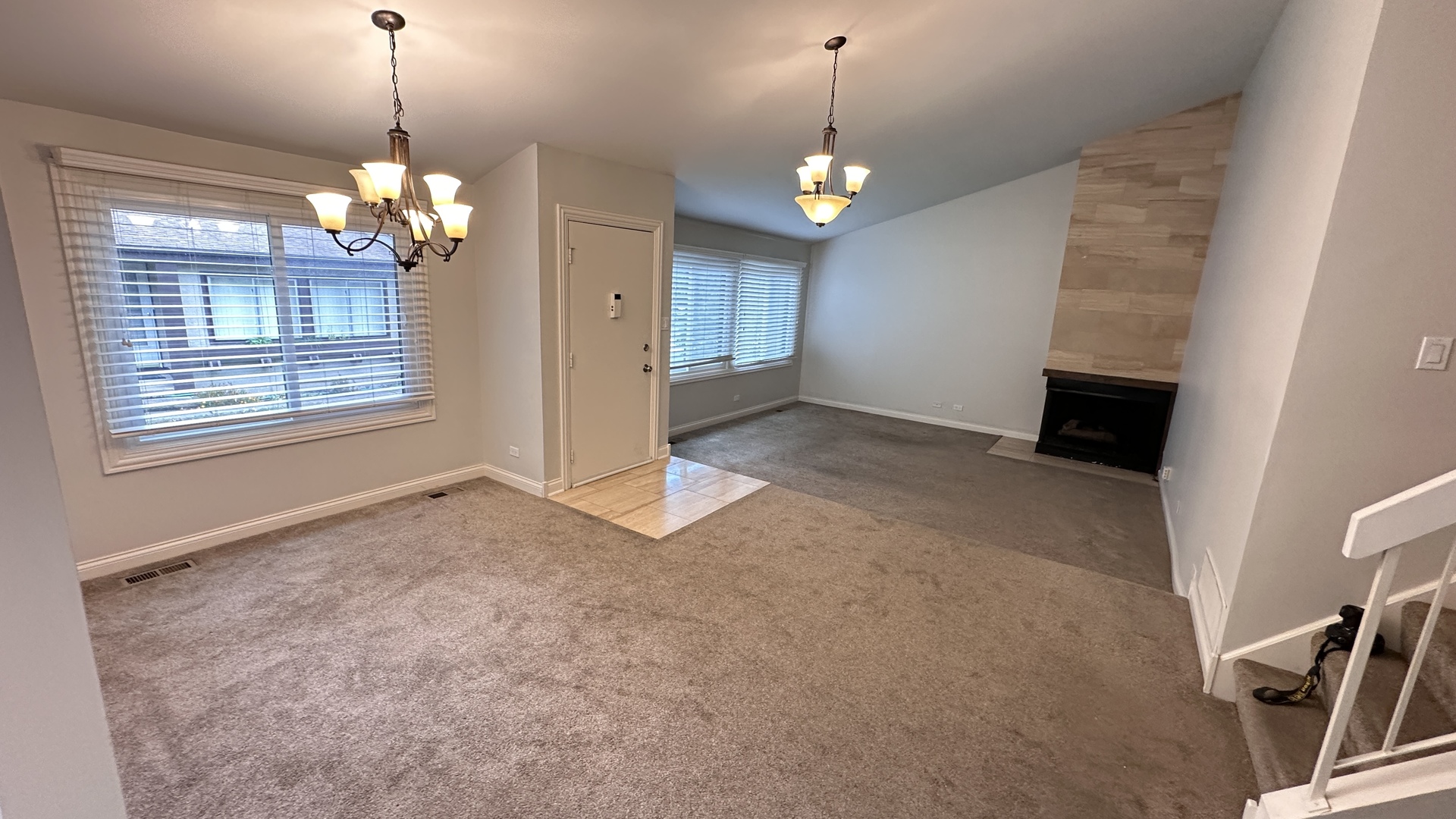 183 Cascade Drive, Indian Head Park, IL 60525