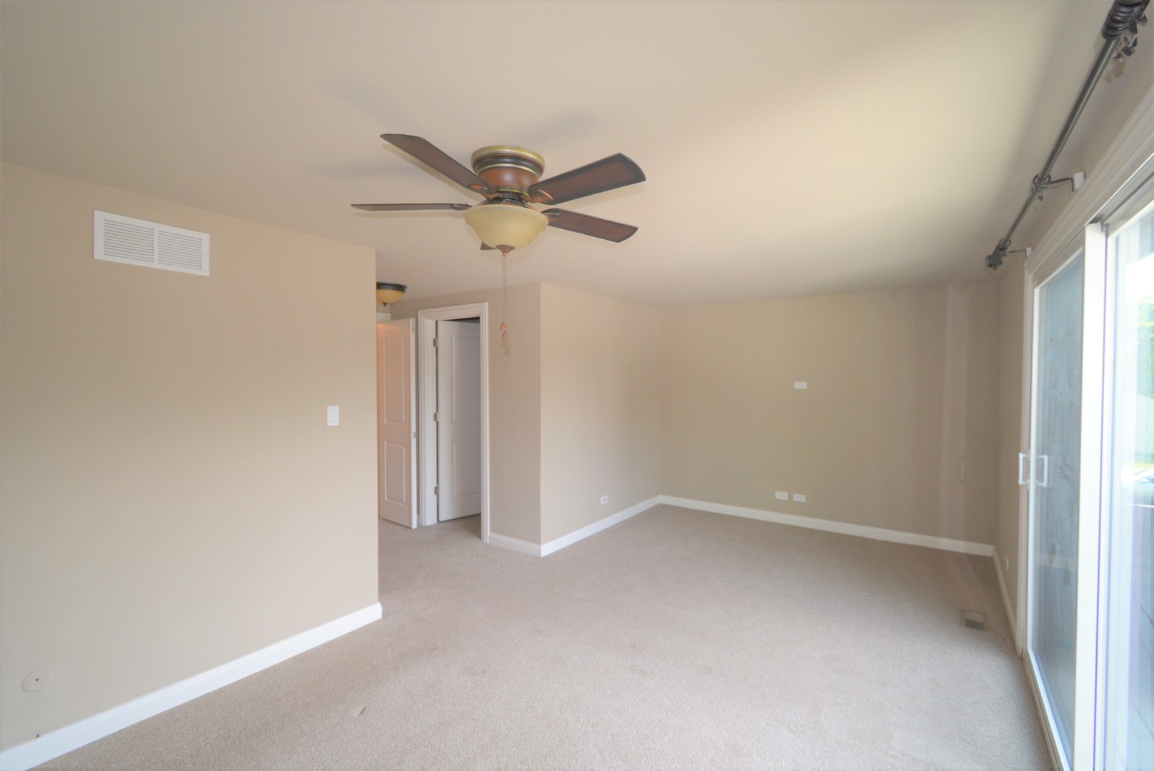 183 Cascade Drive, Indian Head Park, IL 60525