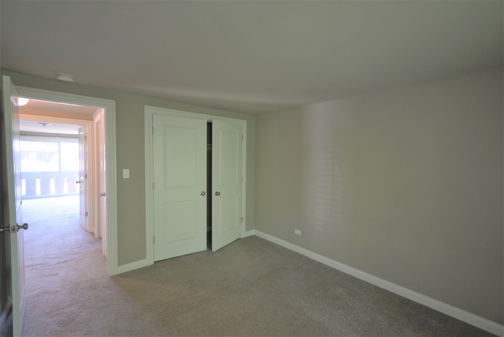 183 Cascade Drive, Indian Head Park, IL 60525
