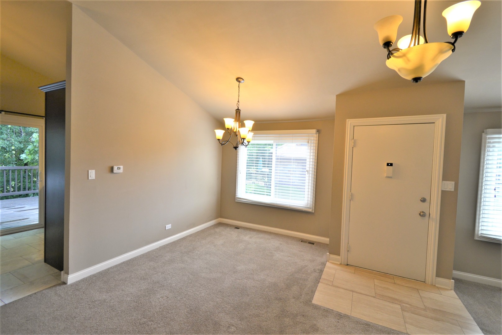 183 Cascade Drive, Indian Head Park, IL 60525