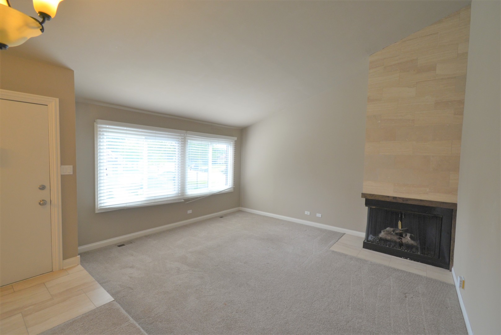 183 Cascade Drive, Indian Head Park, IL 60525