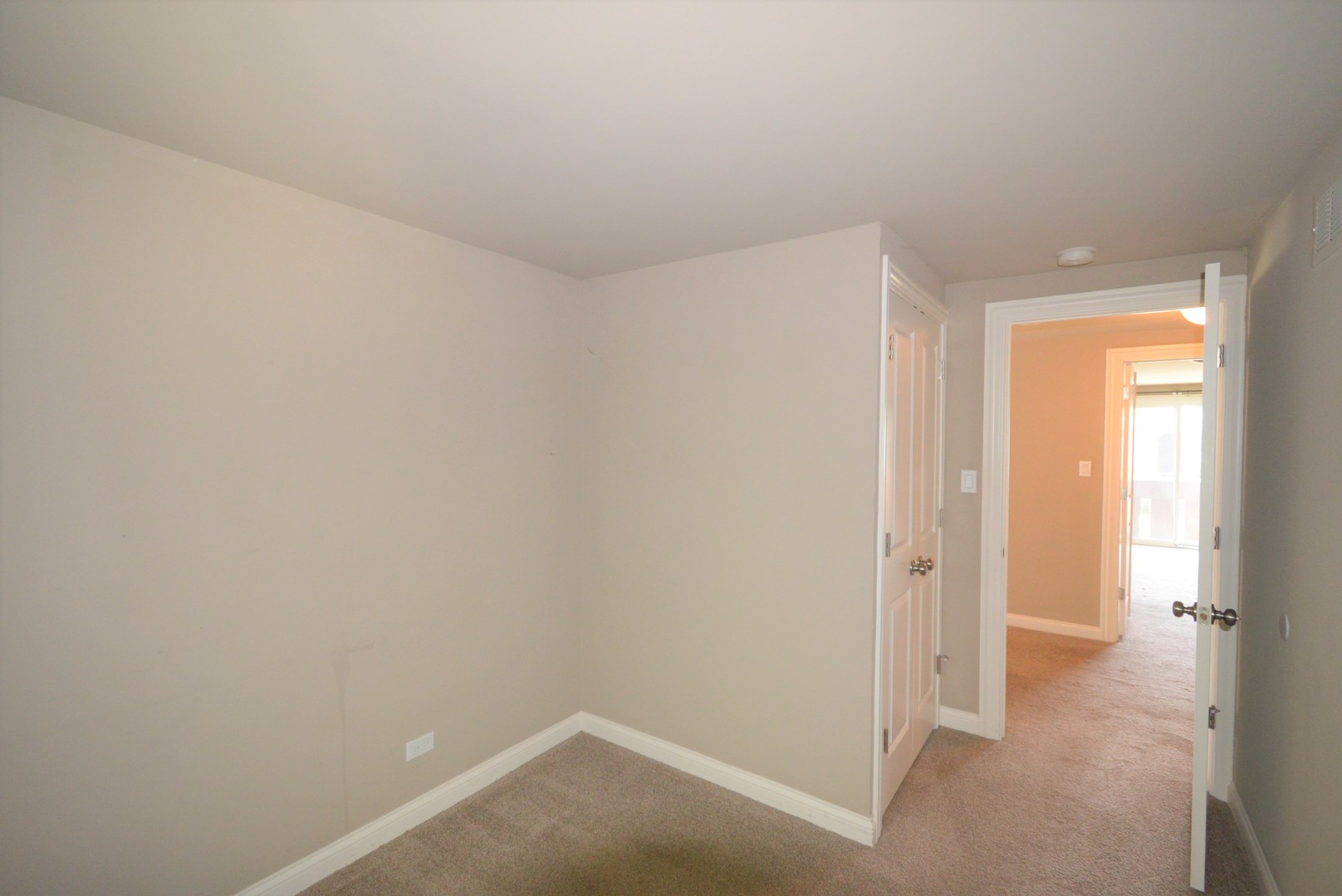 183 Cascade Drive, Indian Head Park, IL 60525