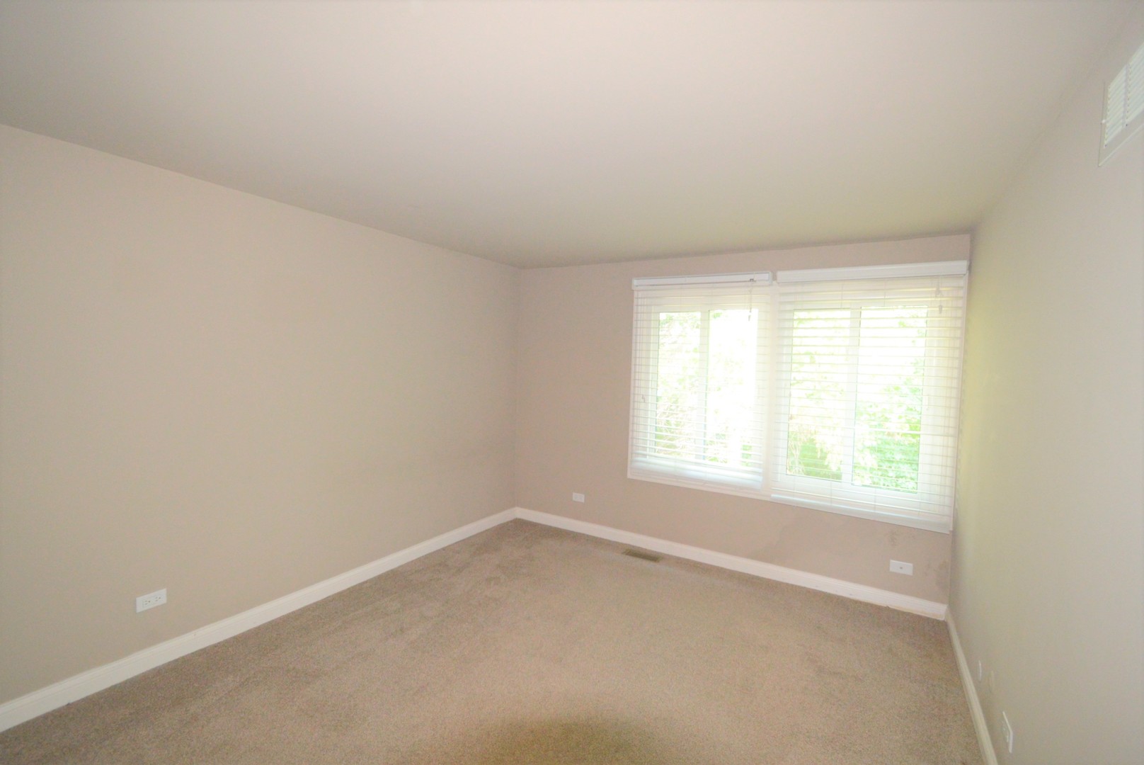 183 Cascade Drive, Indian Head Park, IL 60525