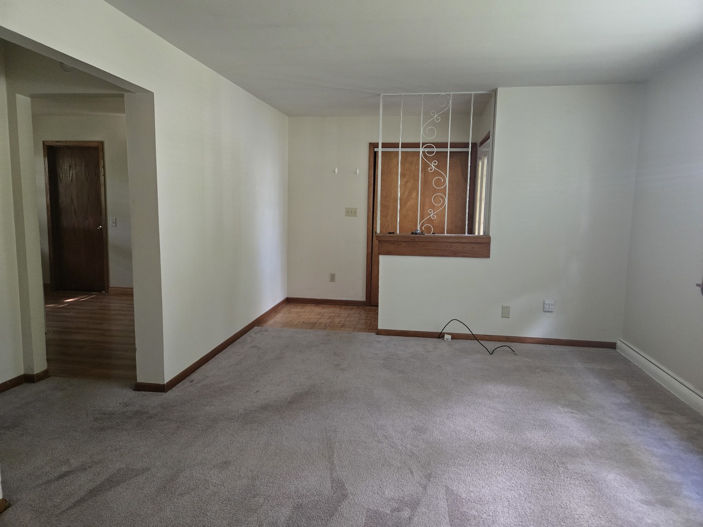 608 Deerpath Drive, Lindenhurst, IL 60046