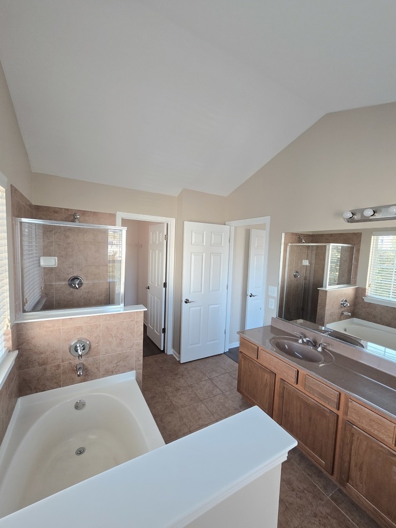 3401 Kentshire Circle #3401, Aurora, IL 60504