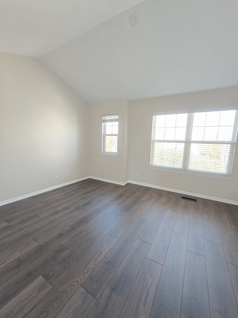 3401 Kentshire Circle #3401, Aurora, IL 60504