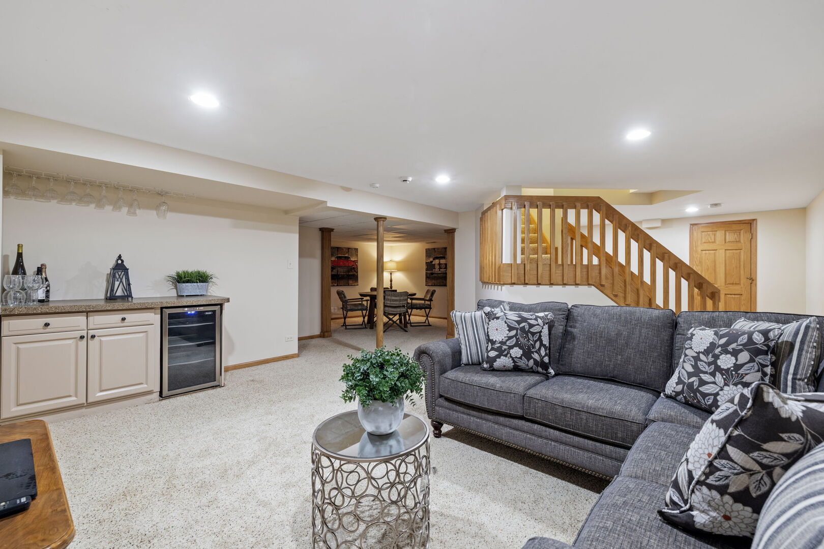 8521 Evergreen Lane, Darien, IL 60561