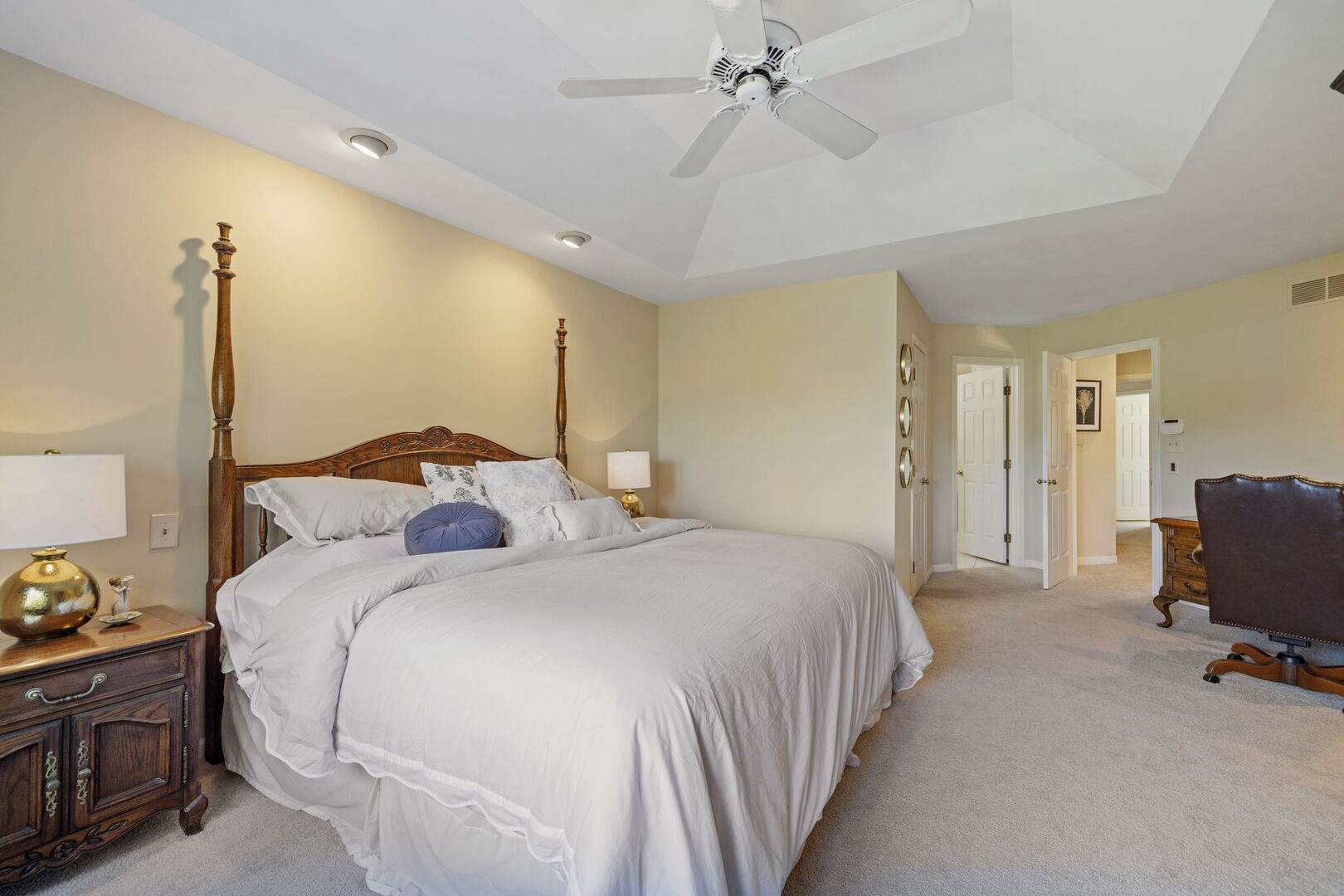 8521 Evergreen Lane, Darien, IL 60561