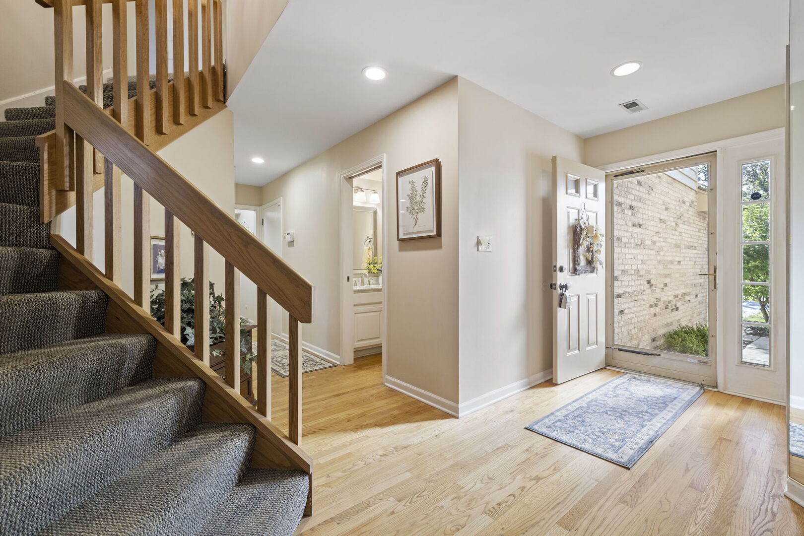 8521 Evergreen Lane, Darien, IL 60561