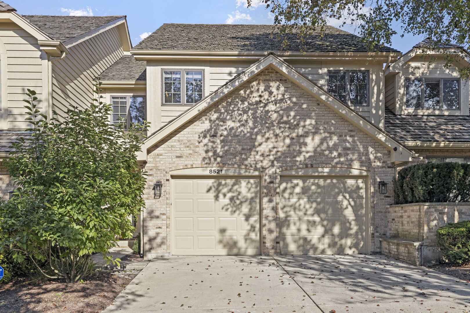 8521 Evergreen Lane, Darien, IL 60561