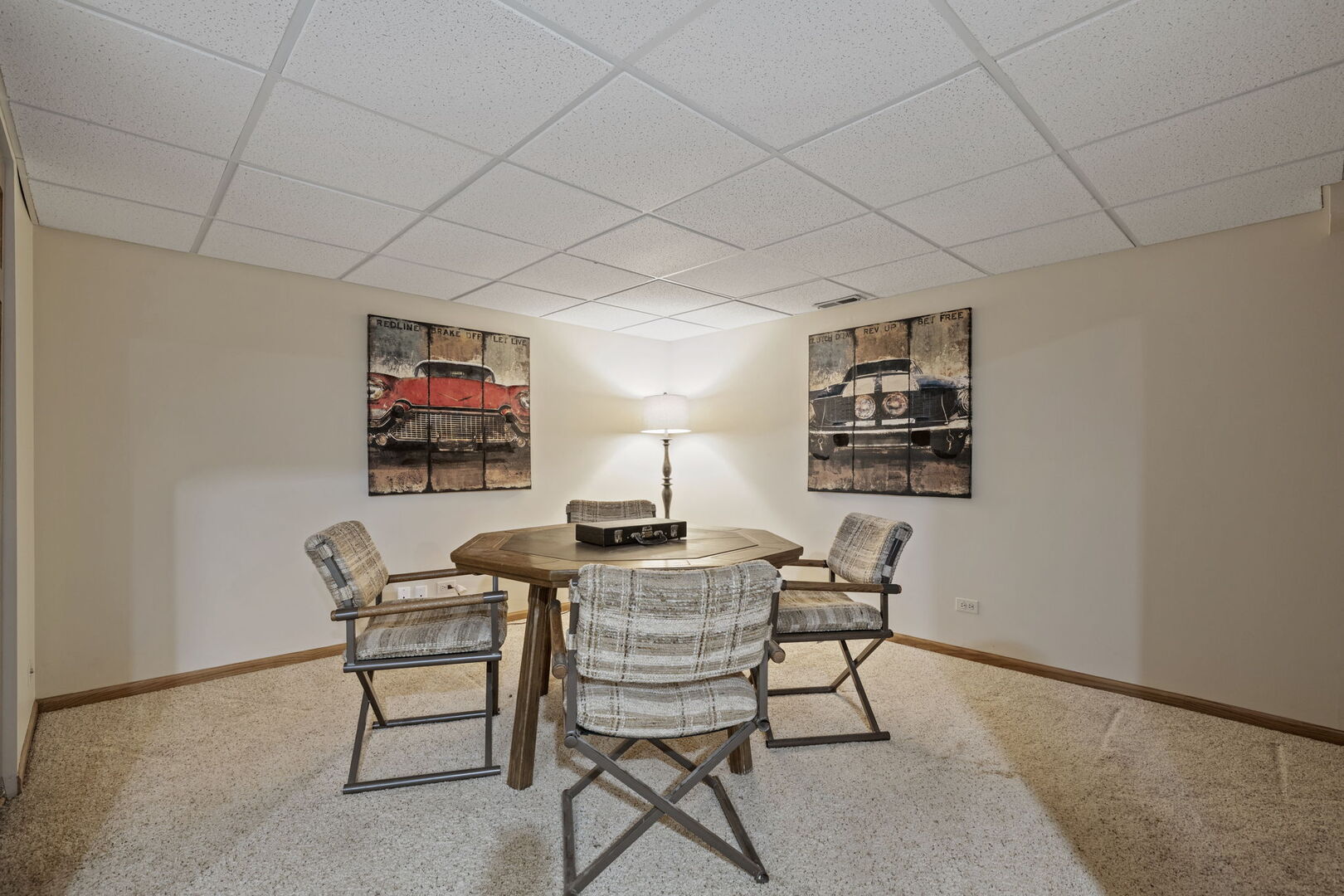 8521 Evergreen Lane, Darien, IL 60561