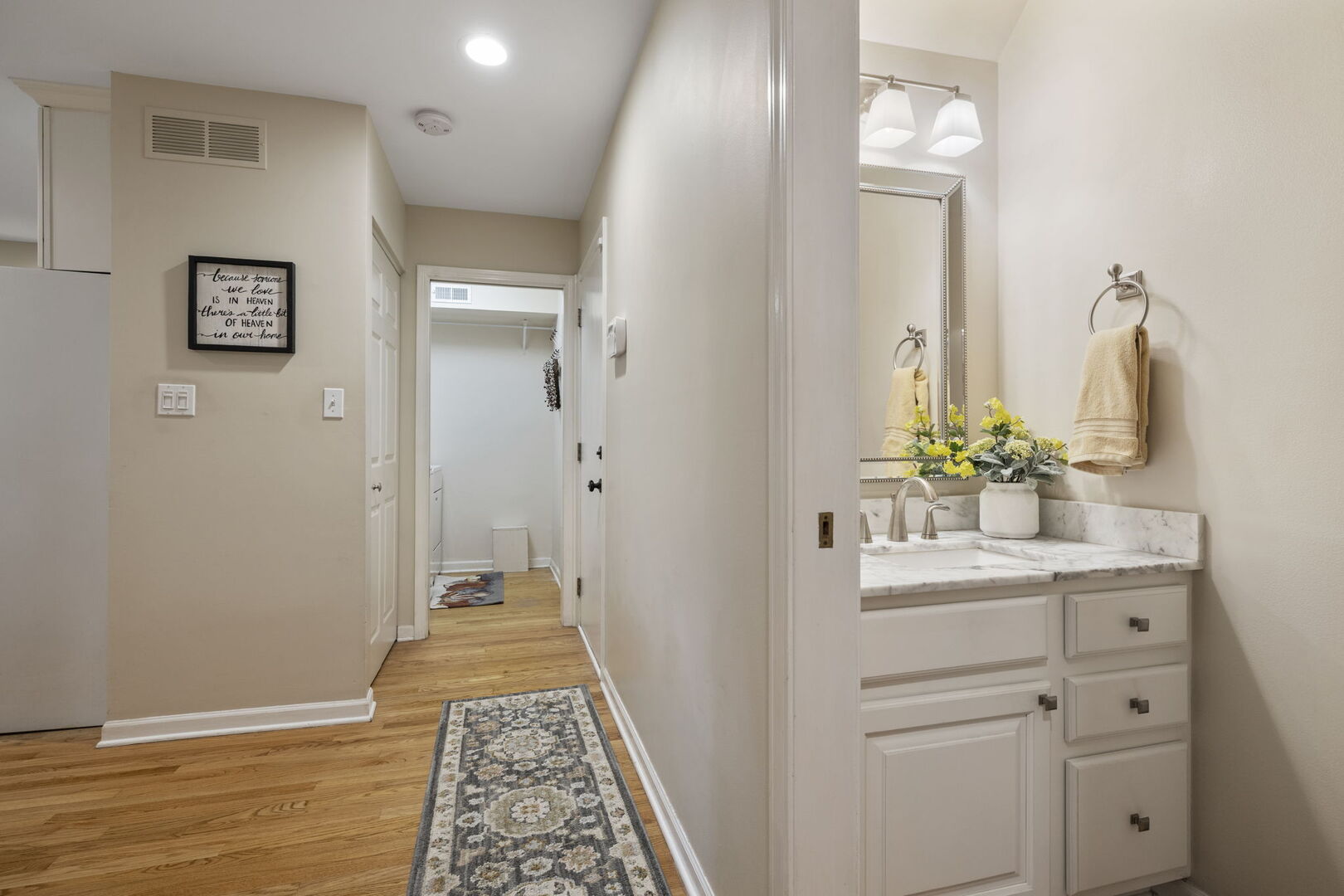 8521 Evergreen Lane, Darien, IL 60561