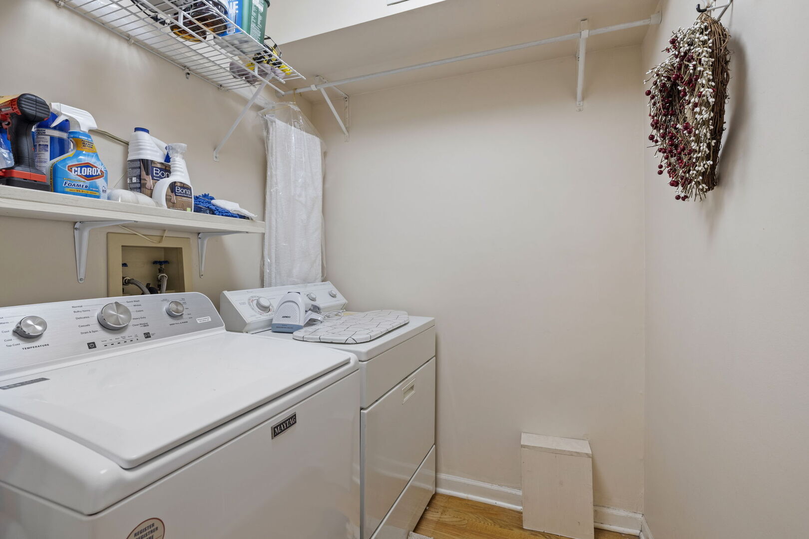 8521 Evergreen Lane, Darien, IL 60561