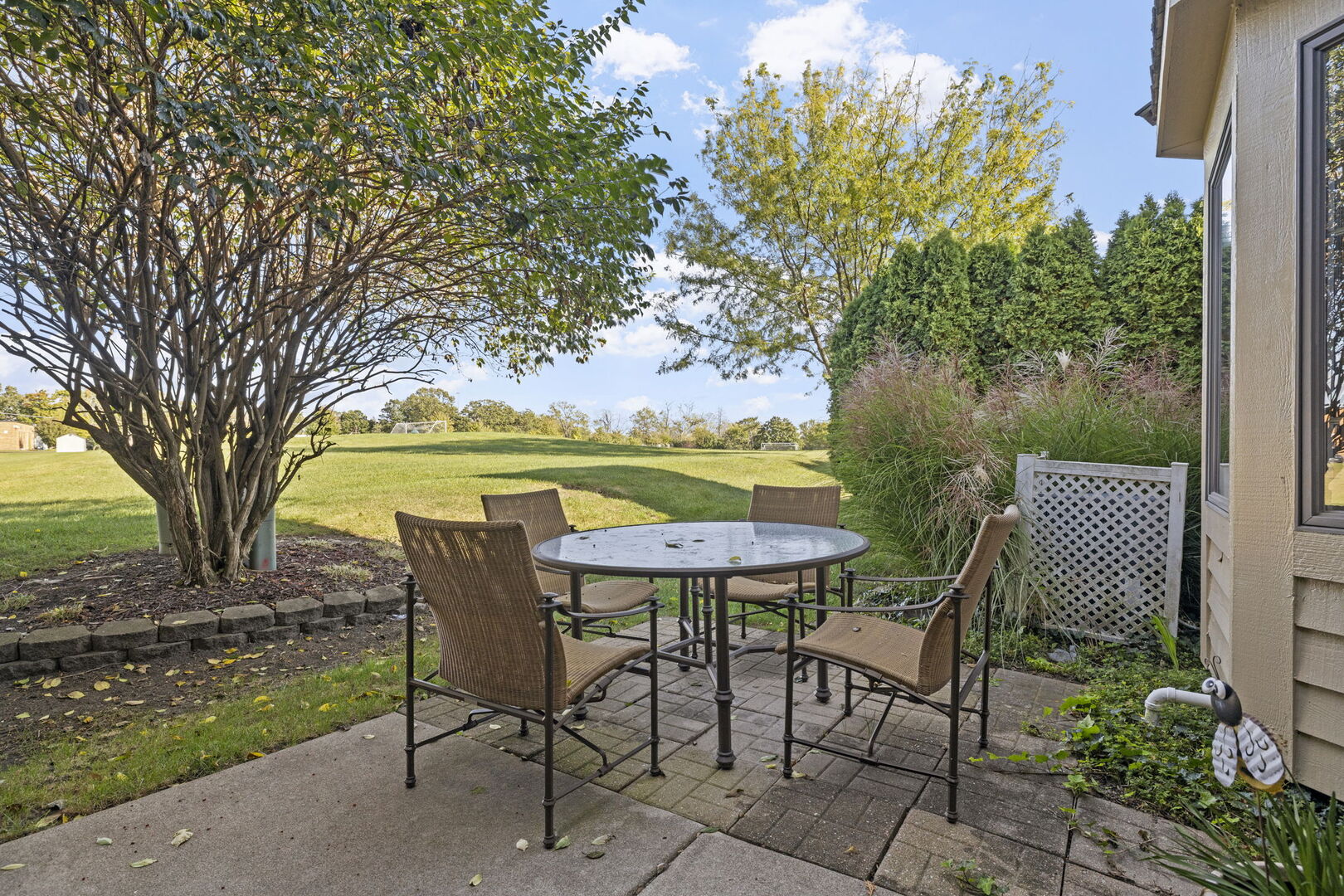 8521 Evergreen Lane, Darien, IL 60561