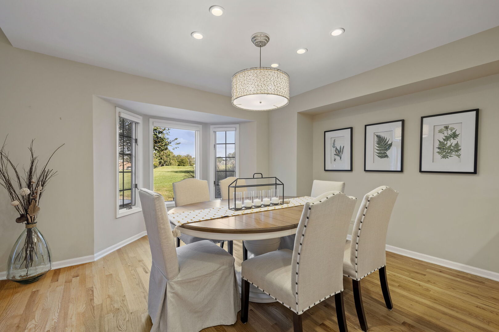 8521 Evergreen Lane, Darien, IL 60561