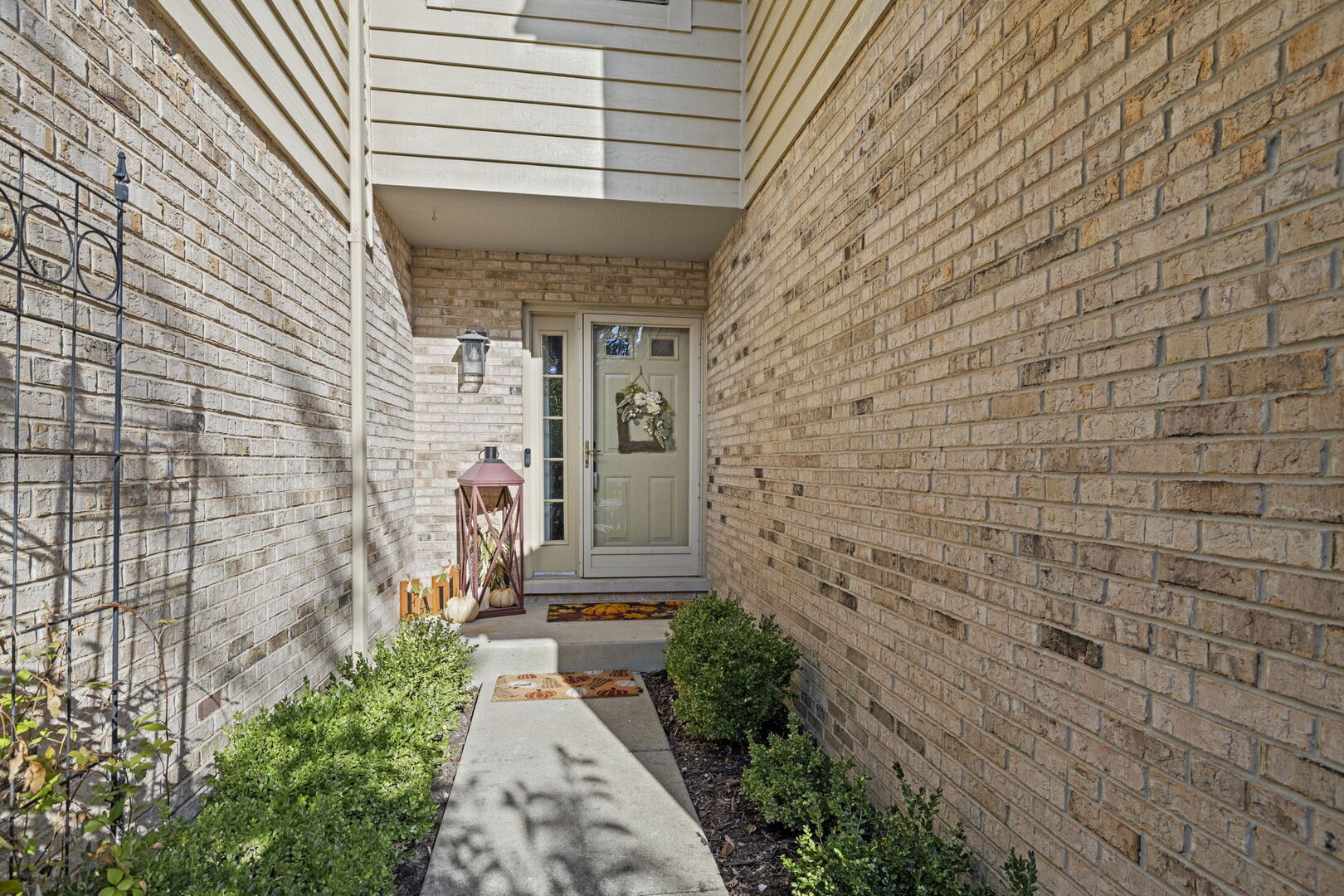 8521 Evergreen Lane, Darien, IL 60561