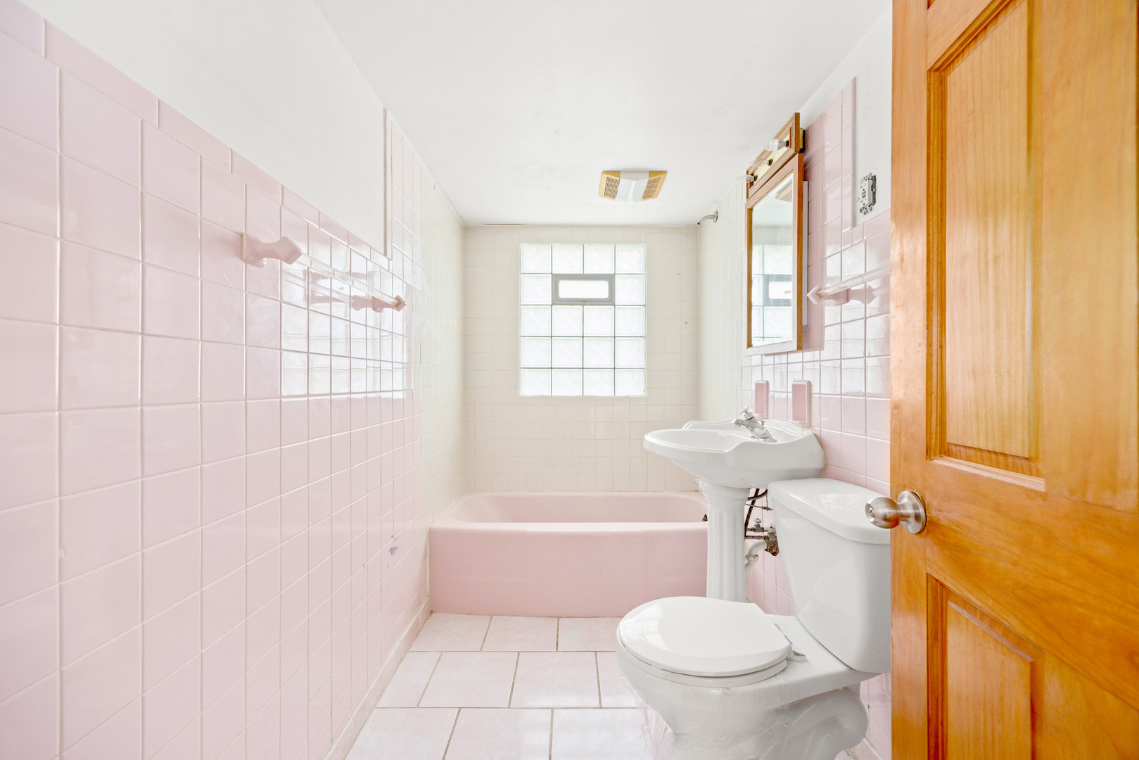 11 166th Street, Calumet City, IL 60409