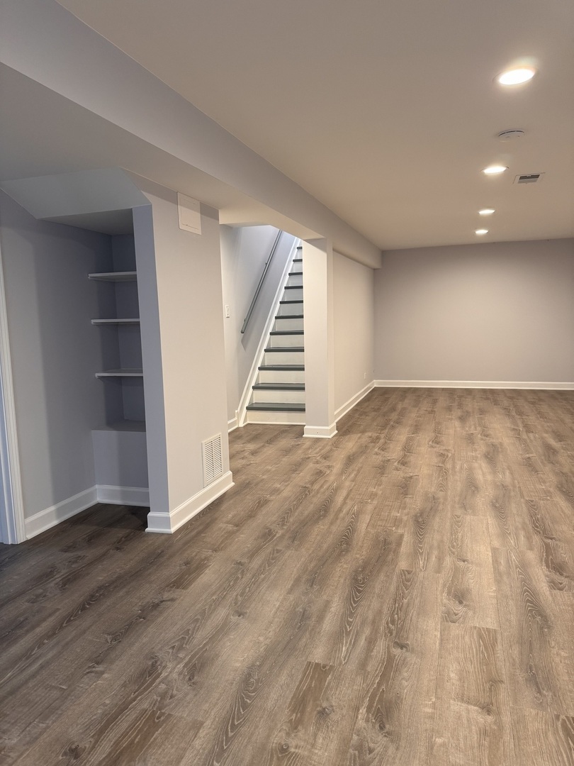 316 Plum Street, Lake In The Hills, IL 60156