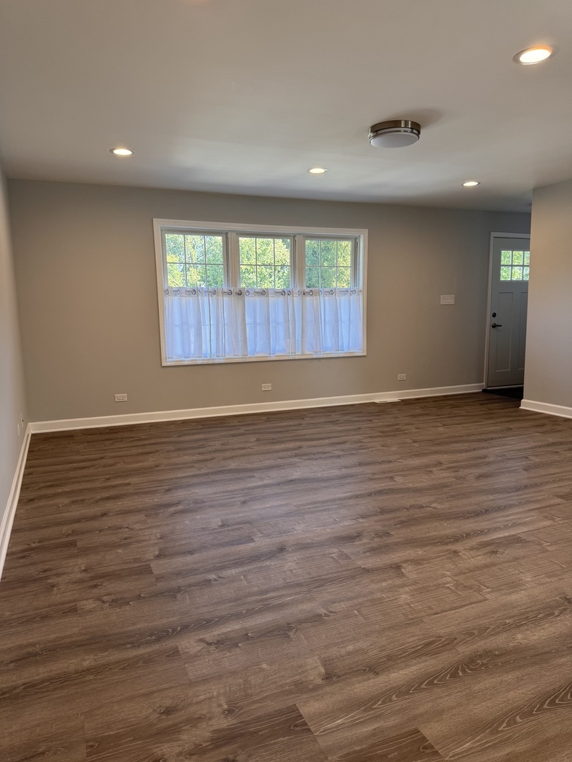 316 Plum Street, Lake In The Hills, IL 60156