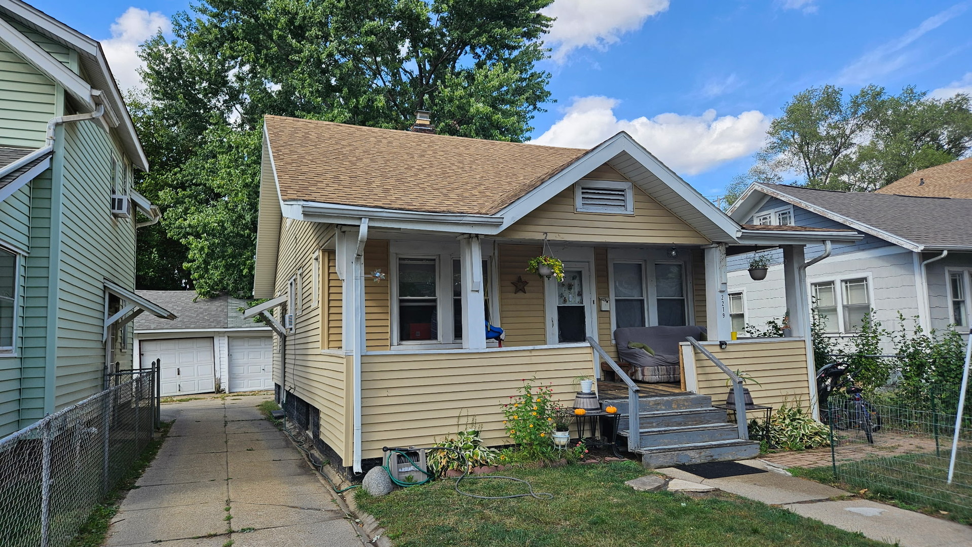2219 S 4th Street, Rockford, IL 61104