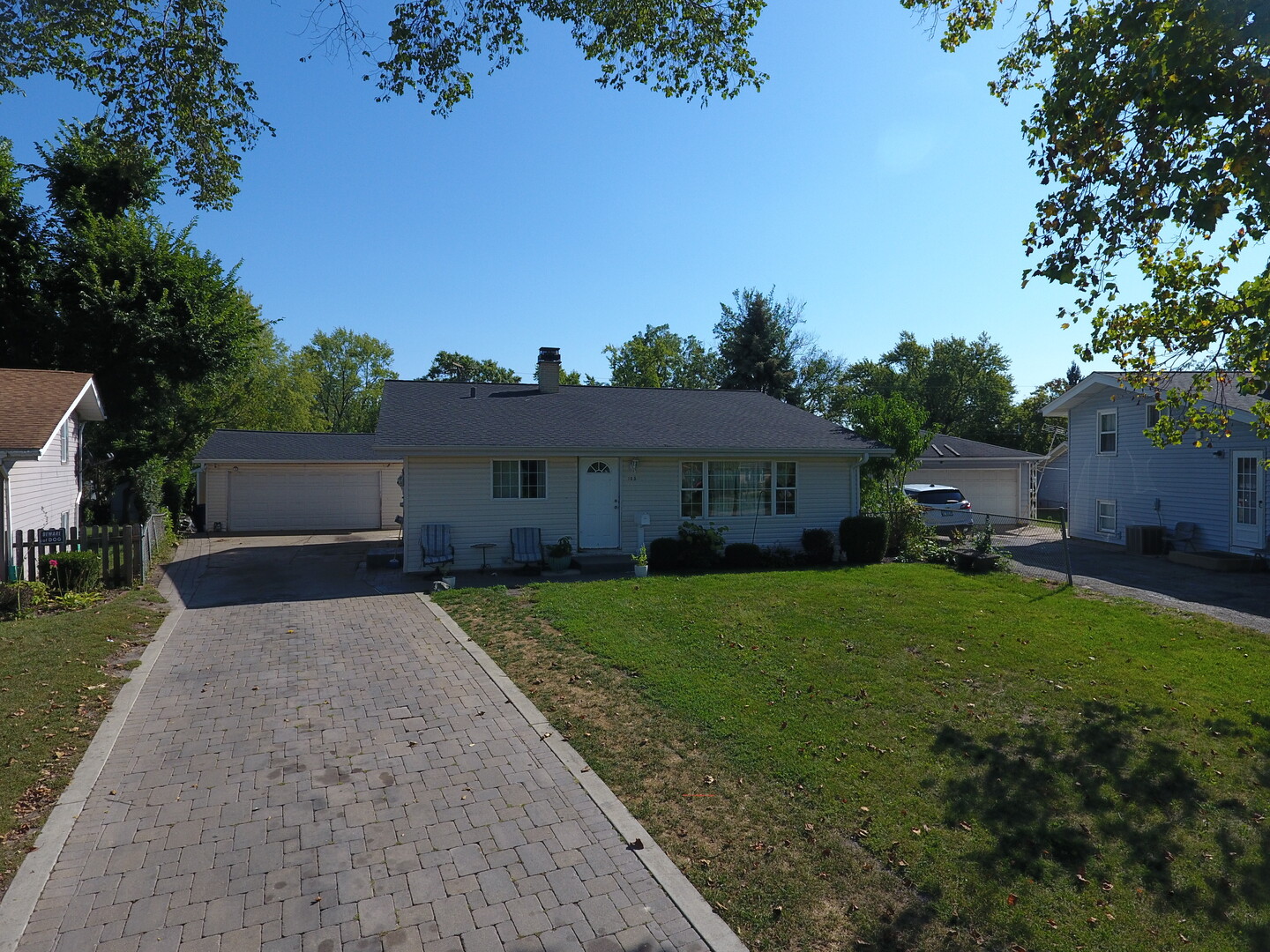 105 Siesta Road, Carpentersville, IL 60110