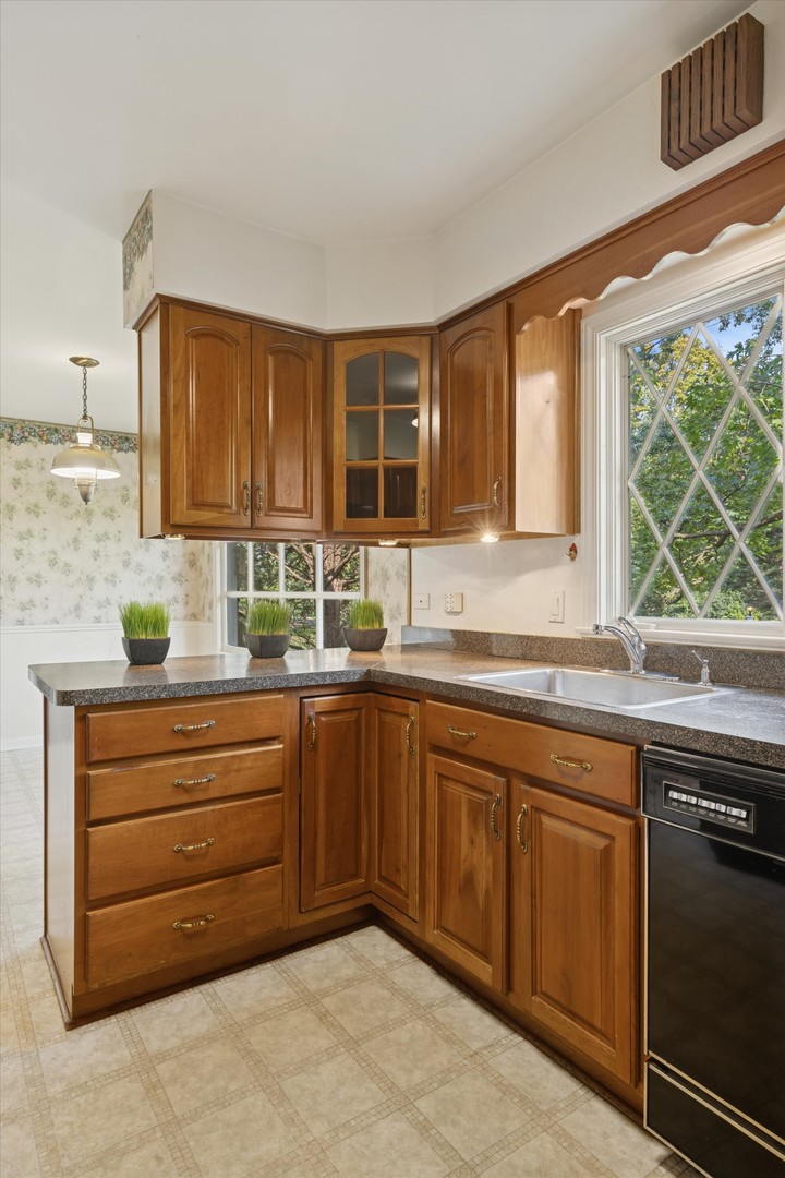 930 Harding Road, Hinsdale, IL 60521