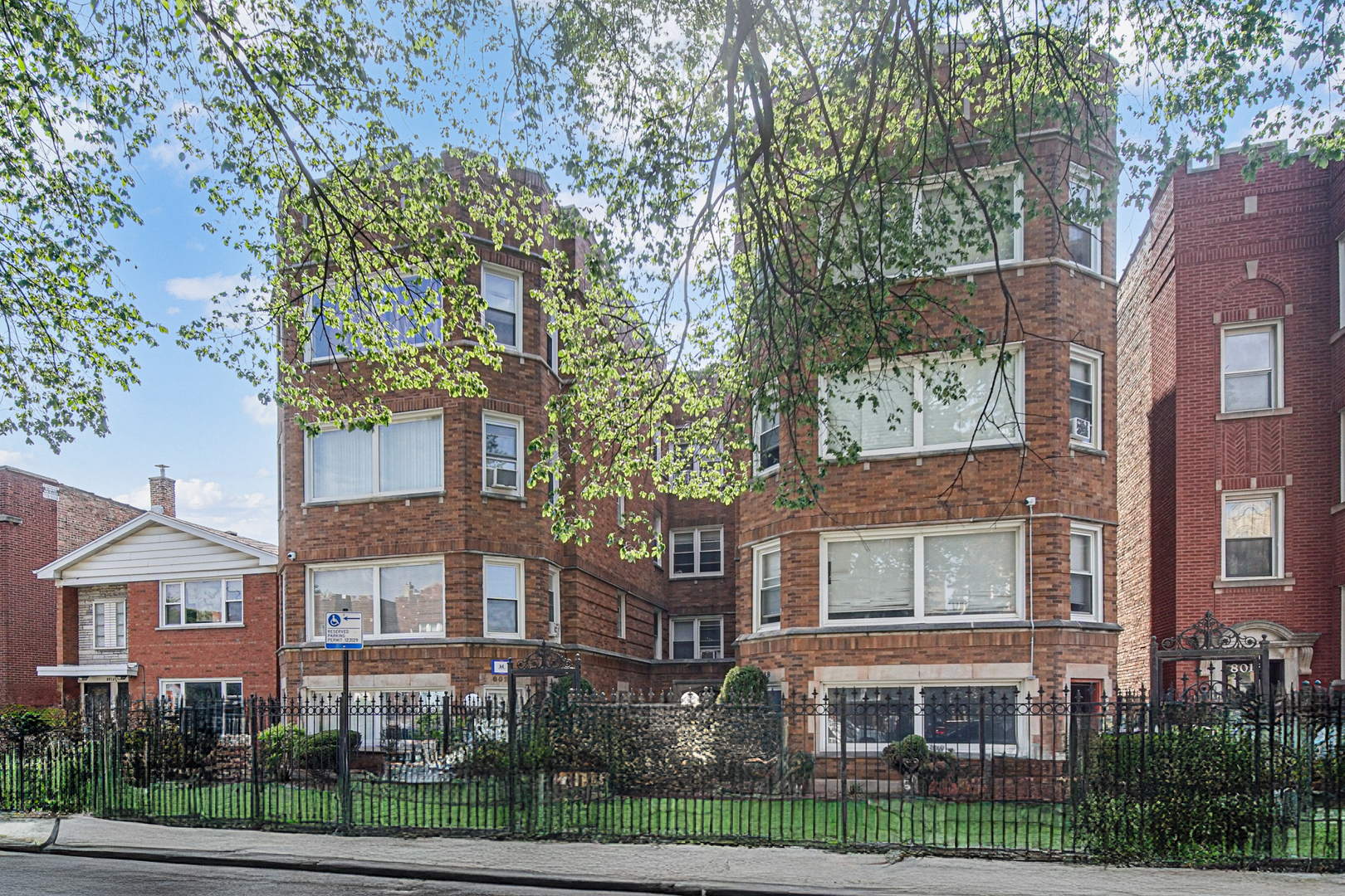 8018 S Eberhart Avenue, Chicago, IL 60619