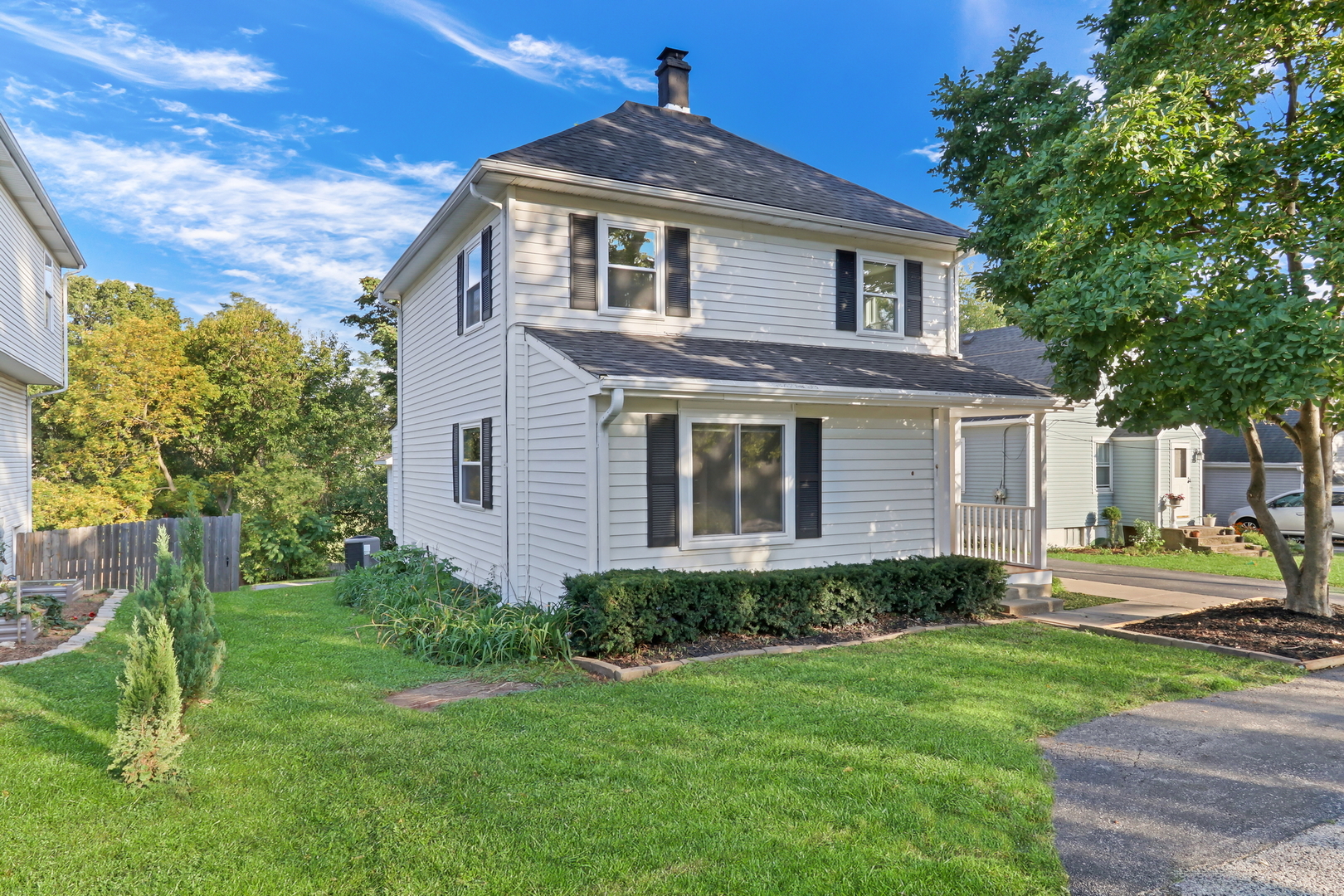 27065 N RIDGE Street, Wauconda, IL 60084