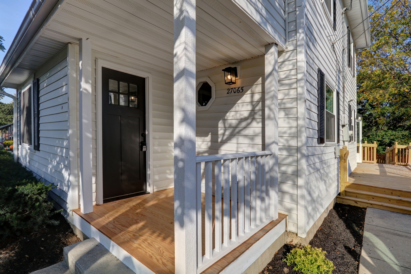 27065 N RIDGE Street, Wauconda, IL 60084