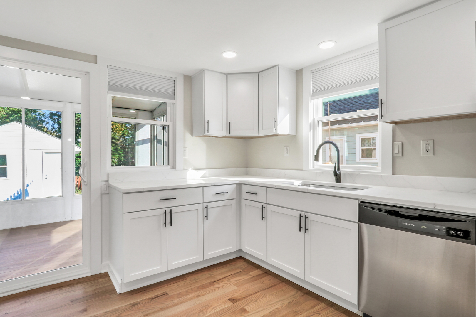 27065 N RIDGE Street, Wauconda, IL 60084