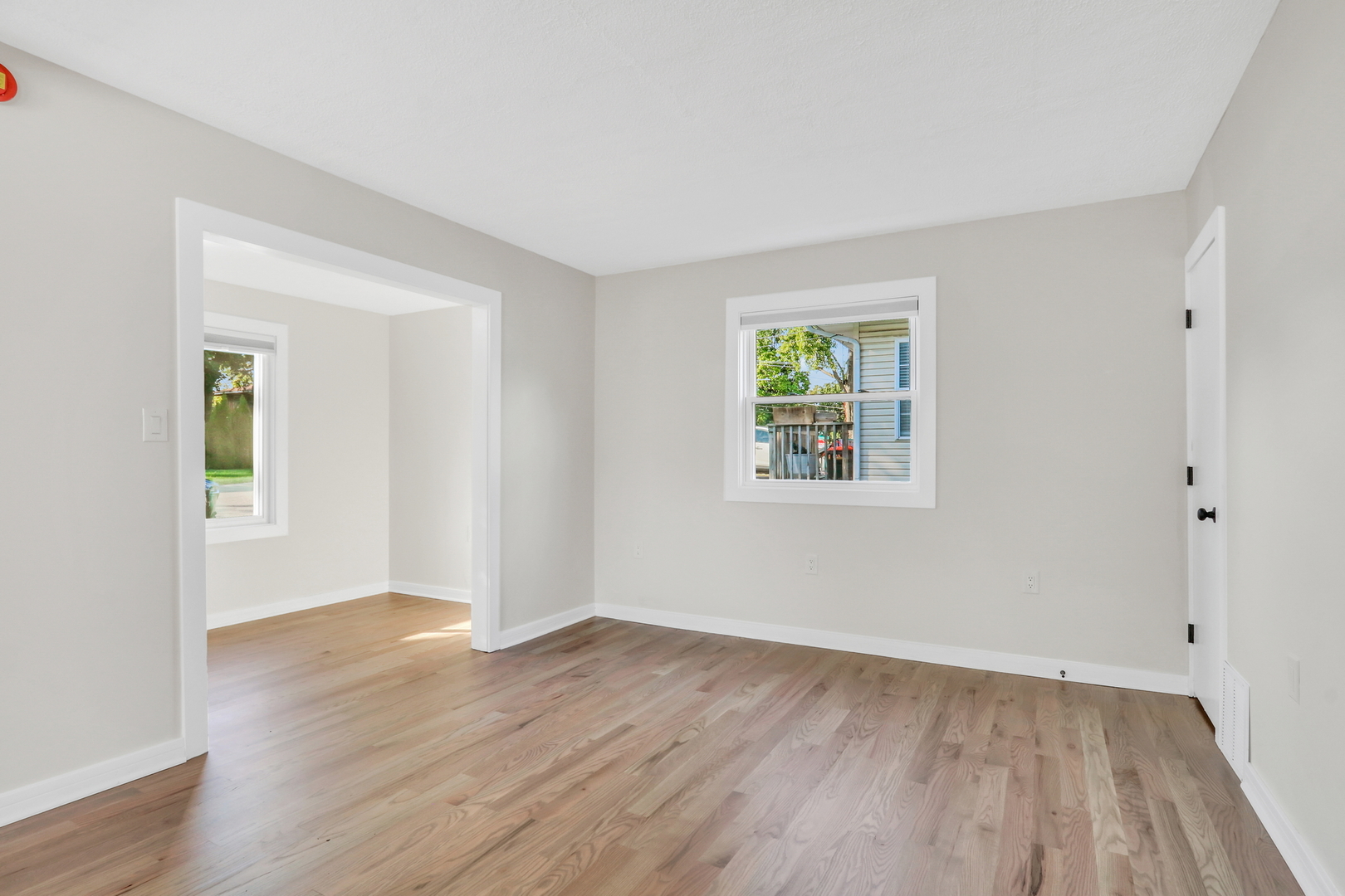 27065 N RIDGE Street, Wauconda, IL 60084