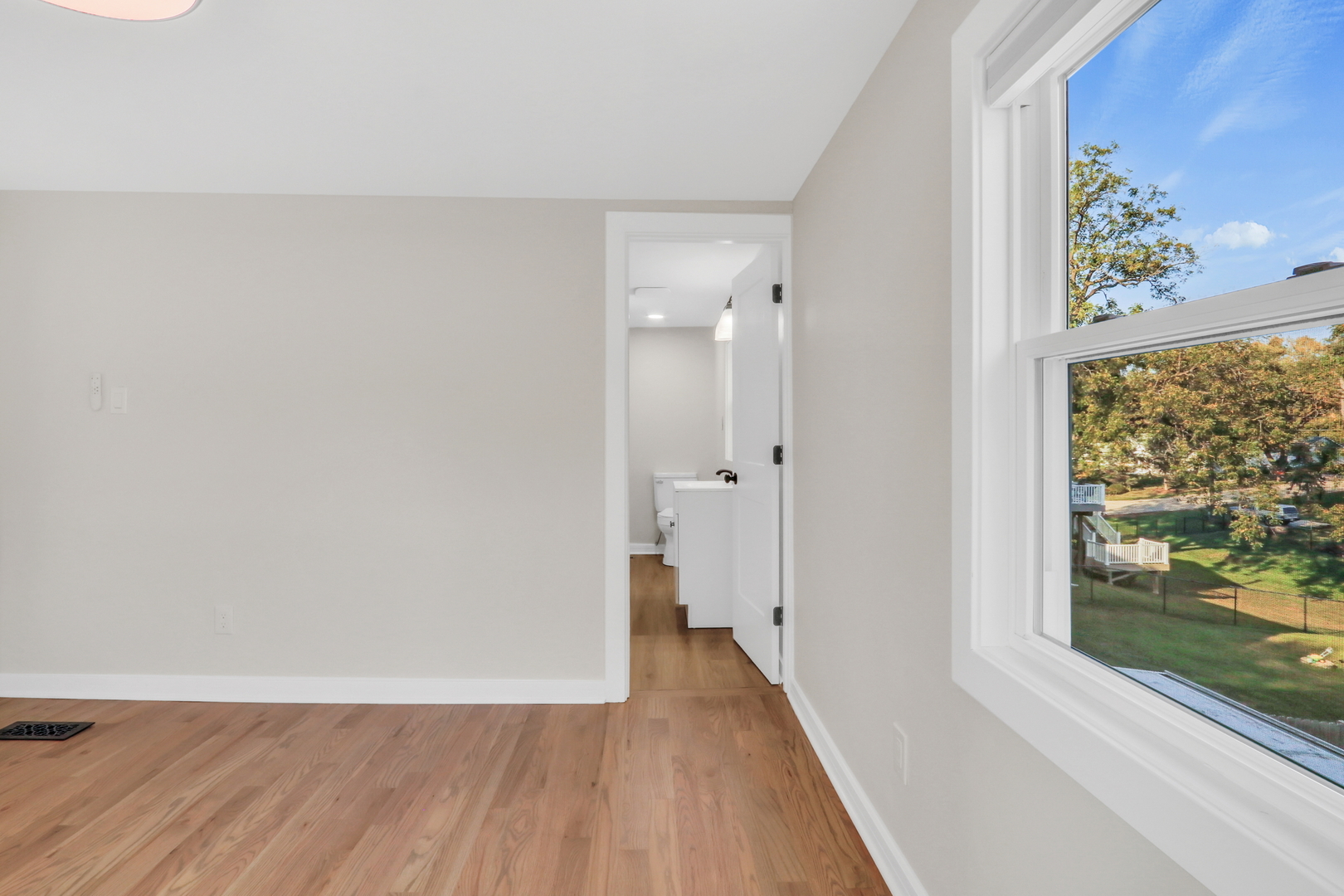 27065 N RIDGE Street, Wauconda, IL 60084