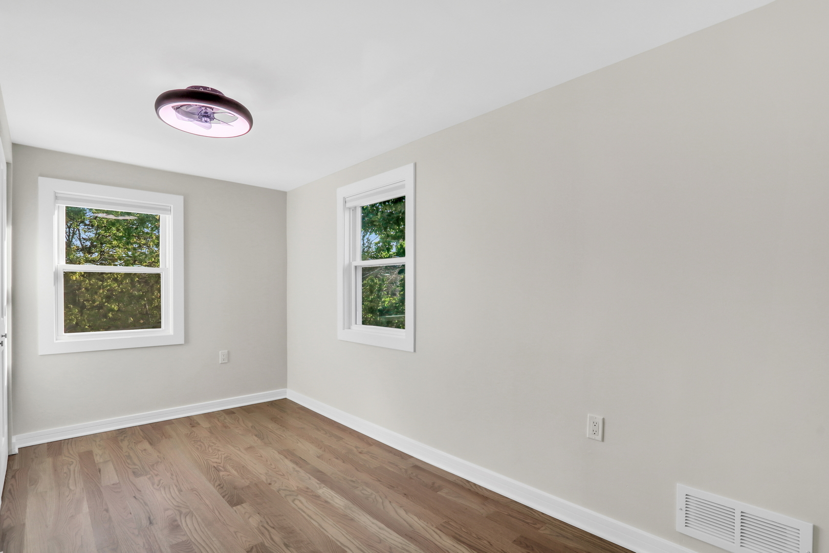 27065 N RIDGE Street, Wauconda, IL 60084