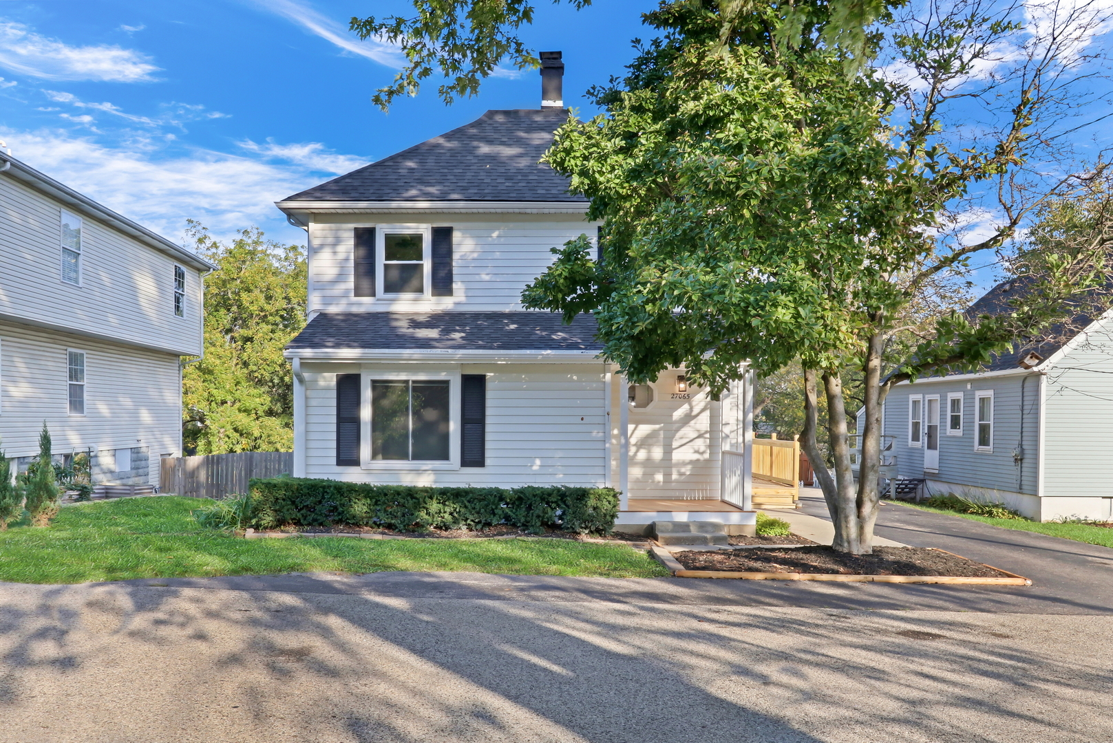 27065 N RIDGE Street, Wauconda, IL 60084