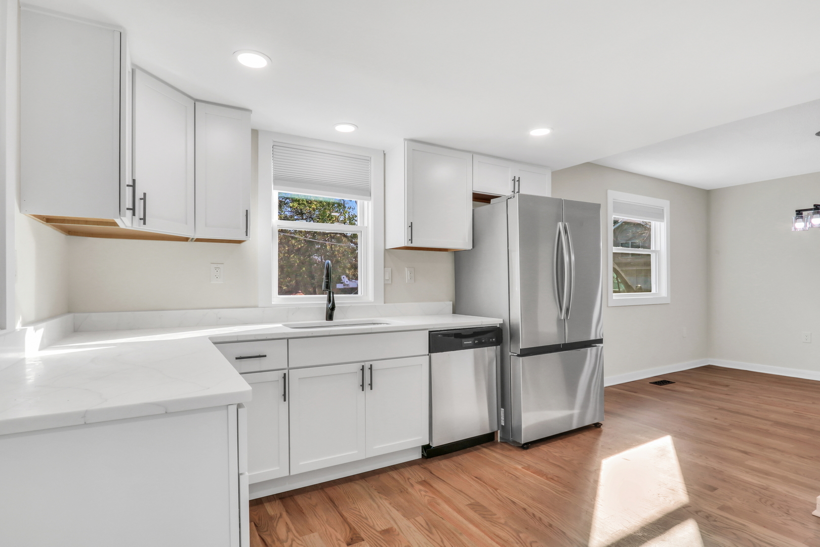 27065 N RIDGE Street, Wauconda, IL 60084