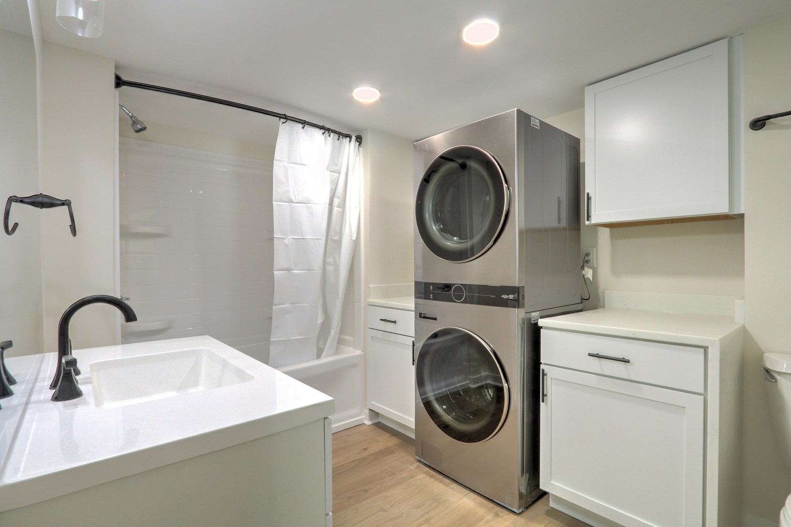 27065 N RIDGE Street, Wauconda, IL 60084