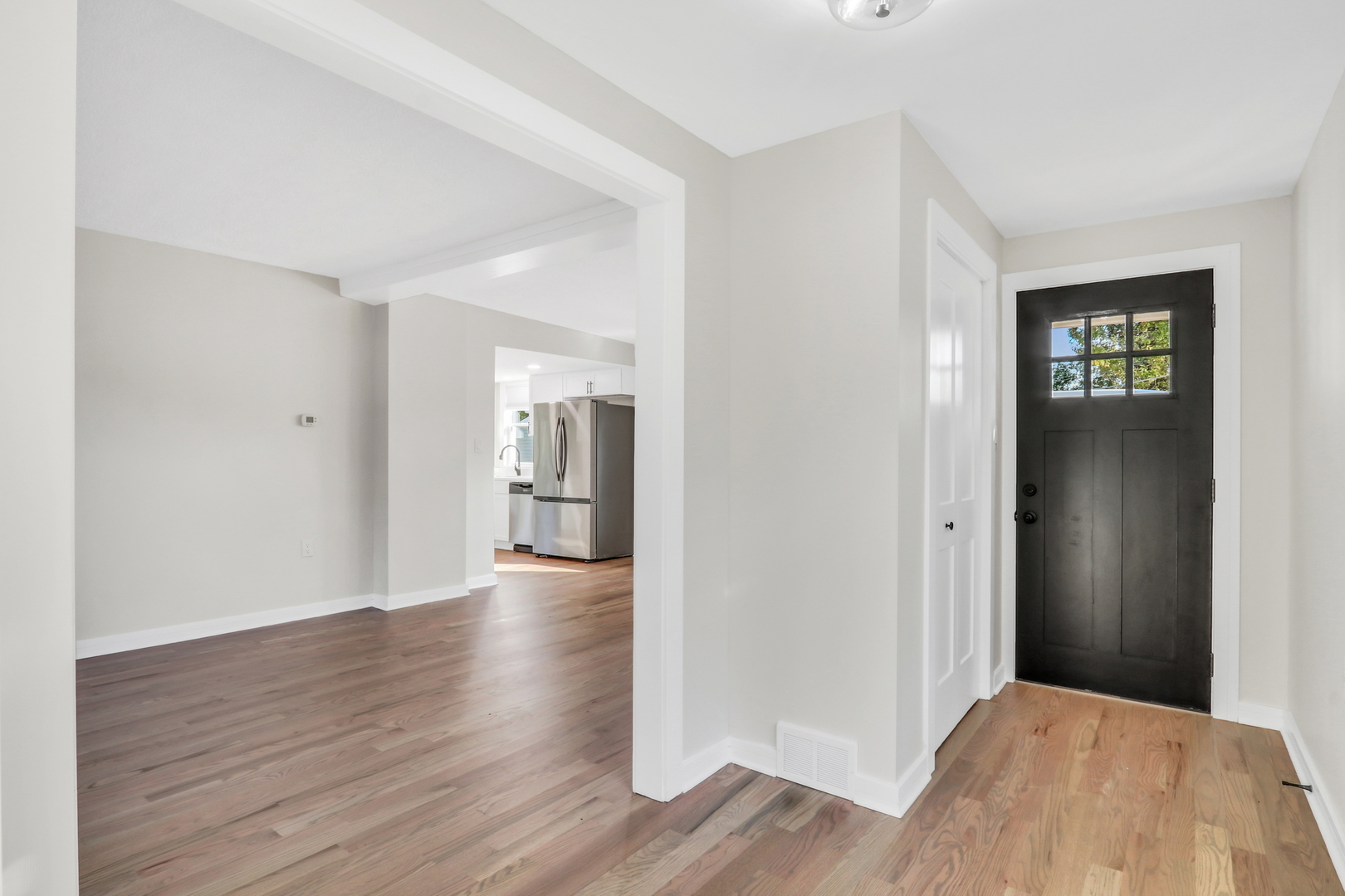 27065 N RIDGE Street, Wauconda, IL 60084